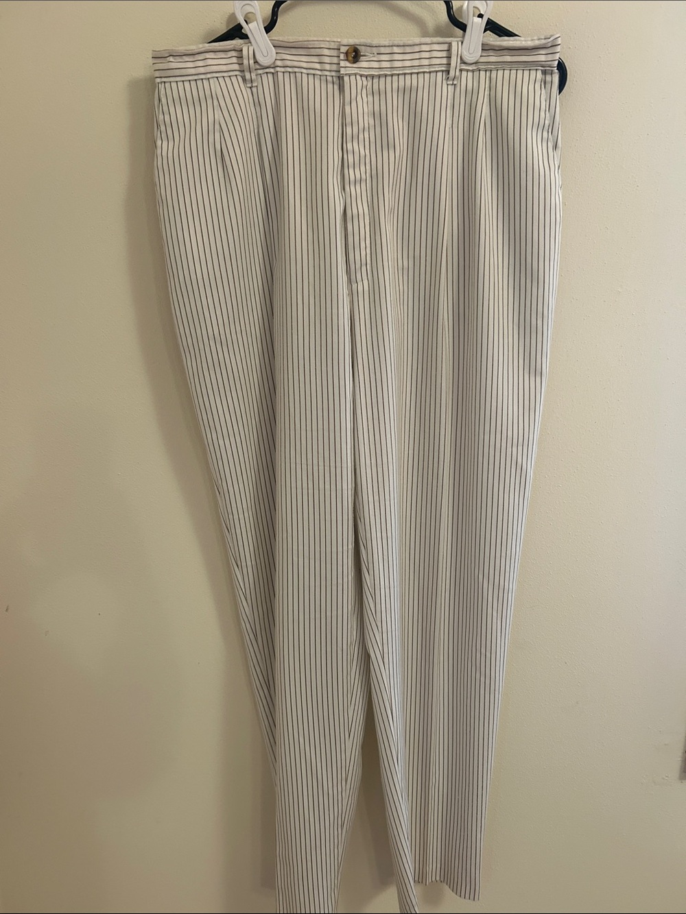 Levi's Women's White Pinstripe Straight Leg Pants